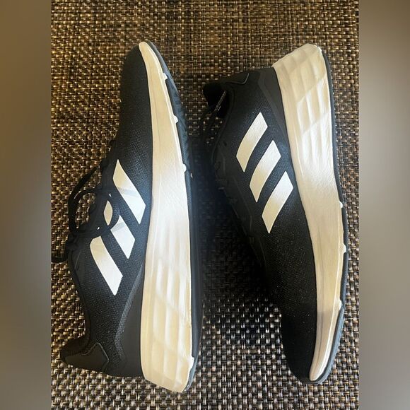 Adidas Start Your Run Black Sneakers Size 8 Comfy - Picture 1 of 8